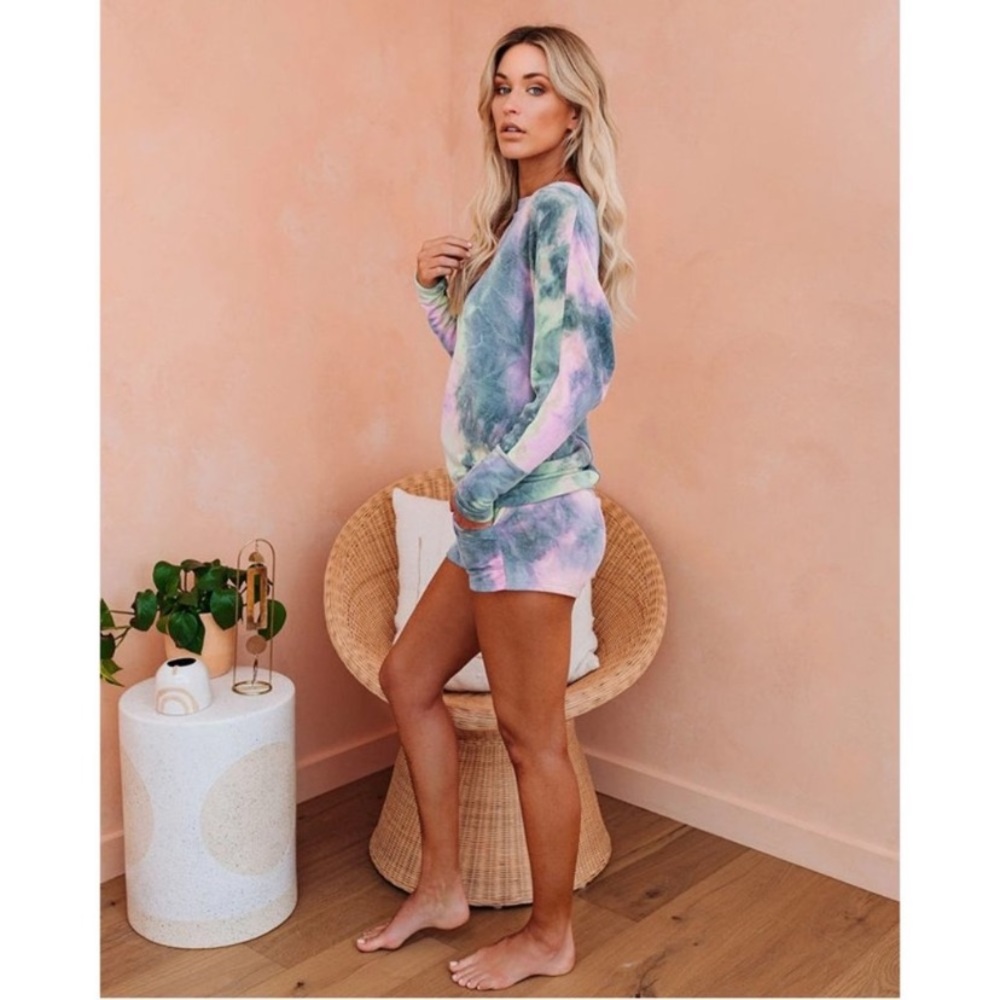 Tie Dye Short Set (L) - Picture 3 of 9